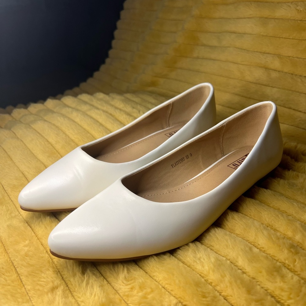 Elegant White Flats for Women